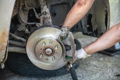 À Quoi S’Attendre Lors d’une Inspection Standard des Freins
